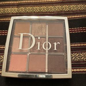 Door backstage Cool Neutral eye palette
